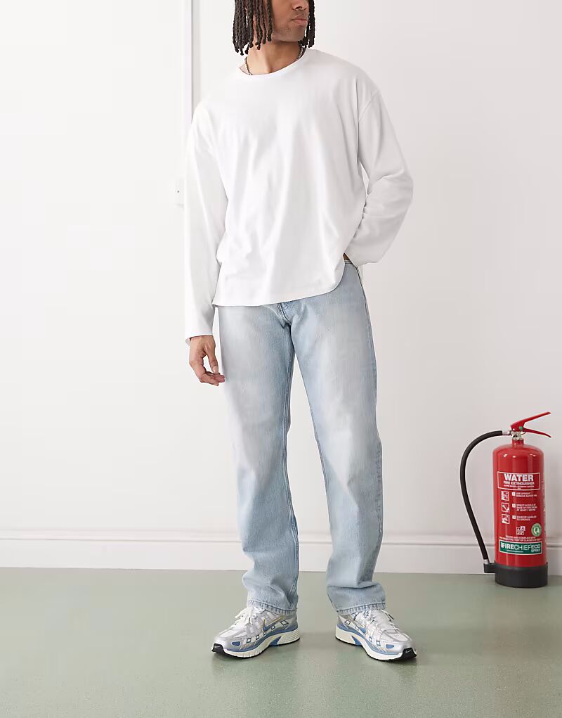 Джинсы Weekday Space свободного кроя прямого кроя светло-голубого цвета
Джинсы Weekday Space свободного кроя прямого кроя светло-голубого цвета