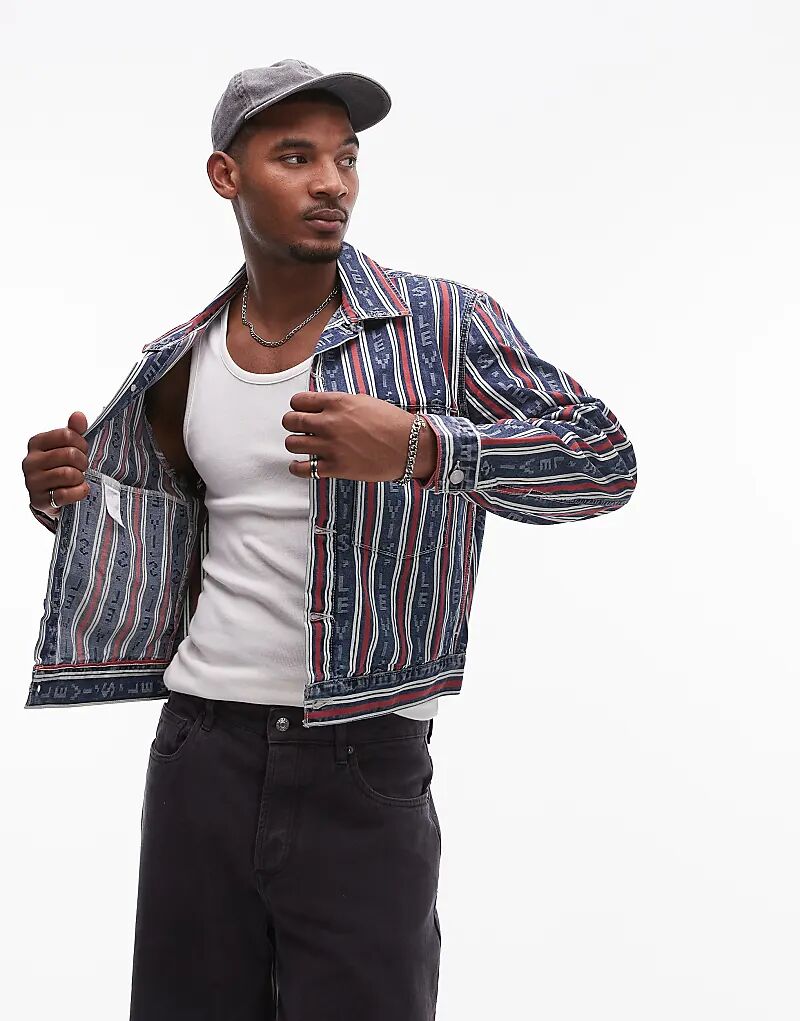 Джинсовая куртка Embarcadero Station Stripe Logo свободного кроя, средне-синего цвета Levi's
Джинсовая куртка Embarcadero Station Stripe Logo свободного кроя, средне-синего цвета Levi's