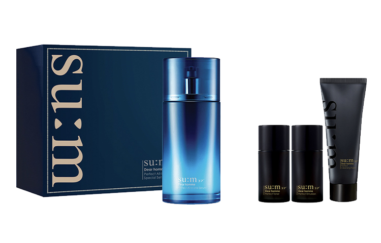 Набор для ухода за кожей Limited Edition Skin Revitalizing Serum Box увлажняющий и питающий комплект из 4 предметов SU:M37°
Набор для ухода за кожей Limited Edition Skin Revitalizing Serum Box увлажняющий и питающий комплект из 4 предметов SU:M37°