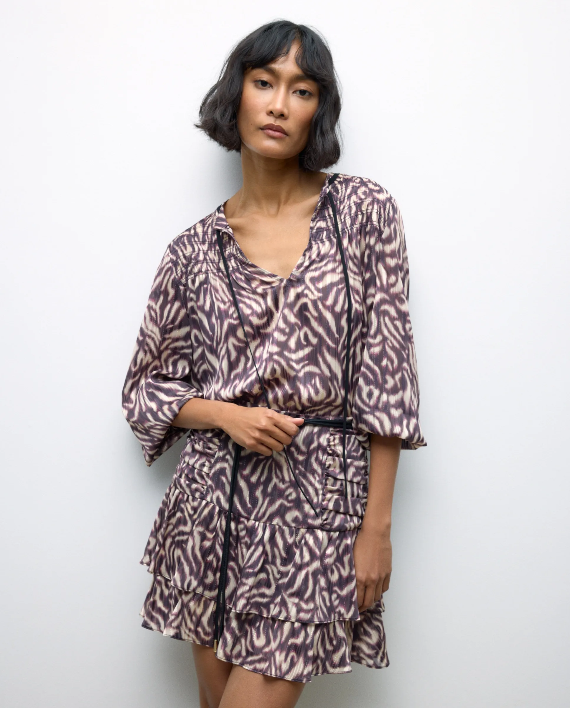 Блузка с длинным рукавом, принт с золотой нитью и шнуровкой Tintoretto, розовый
Блузка с длинным рукавом, принт с золотой нитью и шнуровкой Tintoretto, розовый