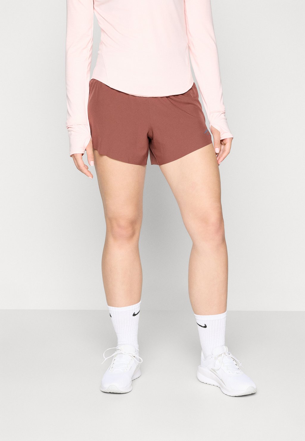 Спортивные шорты TRAIL Nike Performance, коричневый
Спортивные шорты TRAIL Nike Performance, коричневый