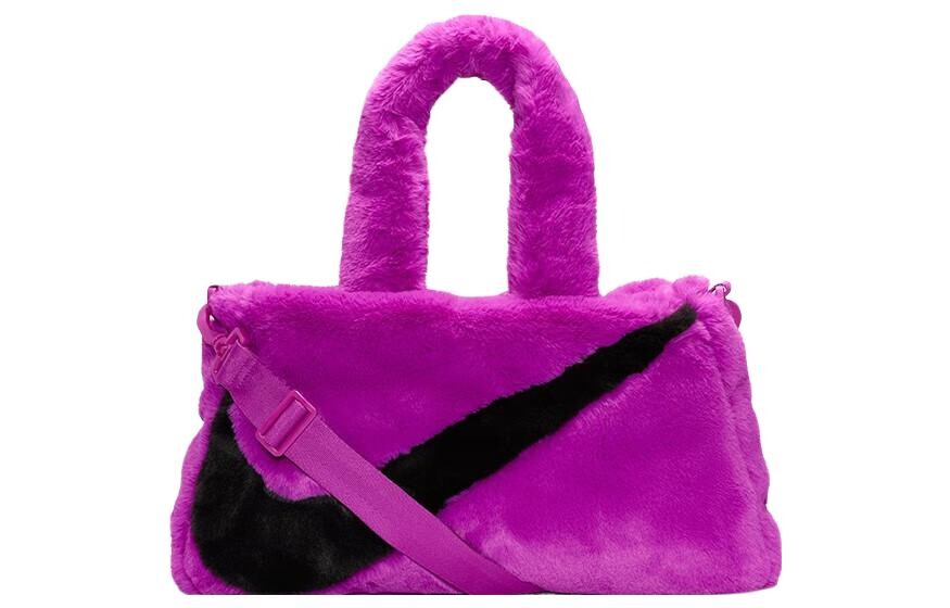 Женская сумка Nike
Женская сумка Nike