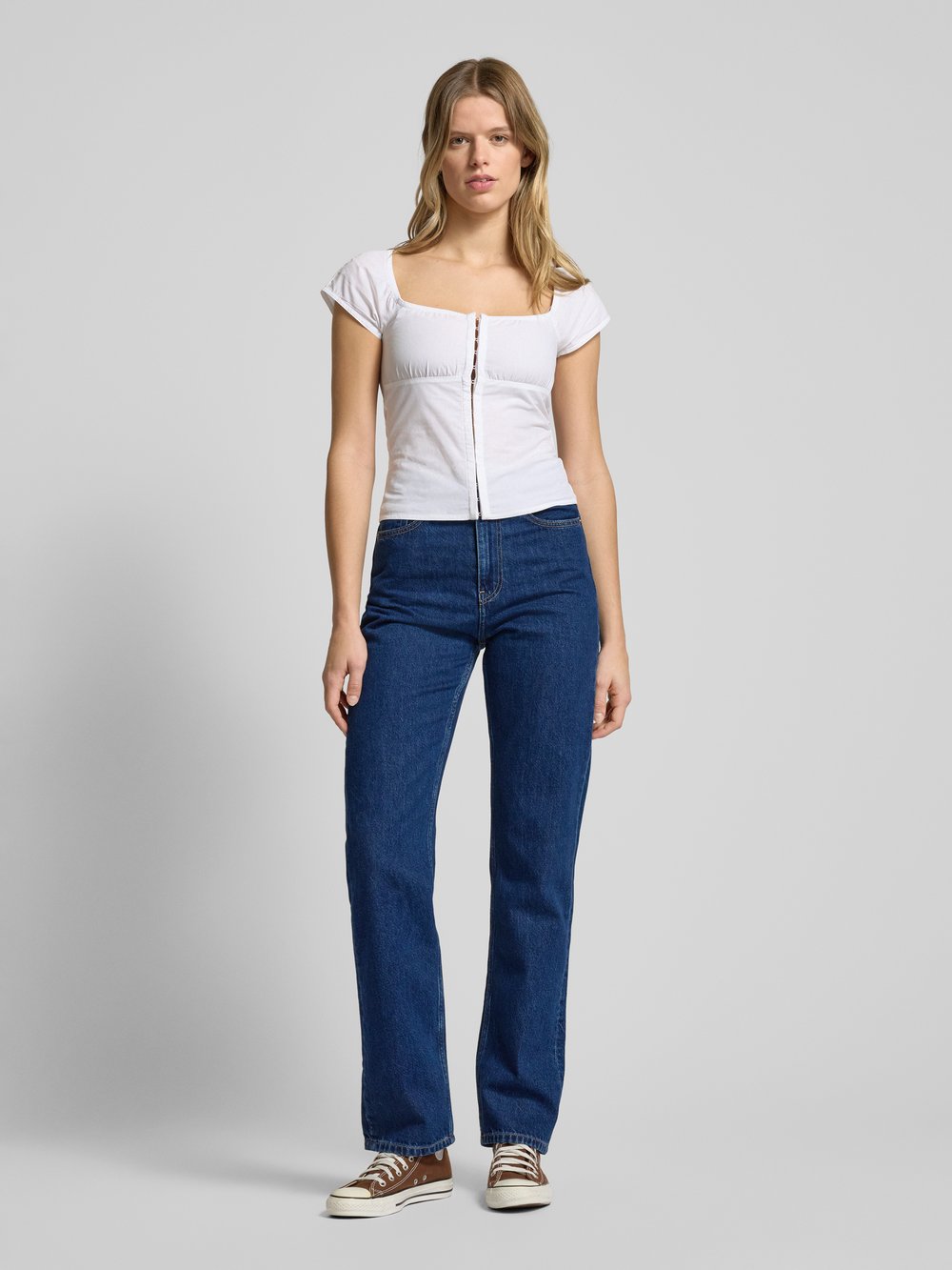 Джинсы прямого кроя с высокой посадкой и 5-карманным дизайном Calvin Klein Jeans
Джинсы прямого кроя с высокой посадкой и 5-карманным дизайном Calvin Klein Jeans