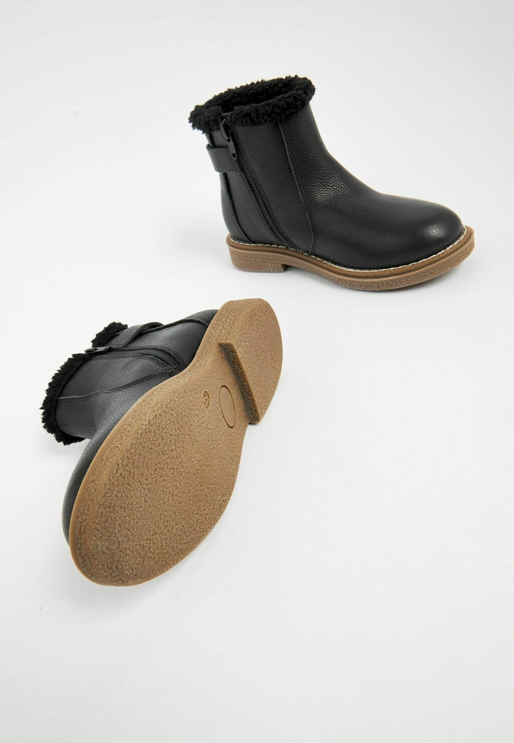 Зимние ботинки BUCKLE Next, черный
Зимние ботинки BUCKLE Next, черный