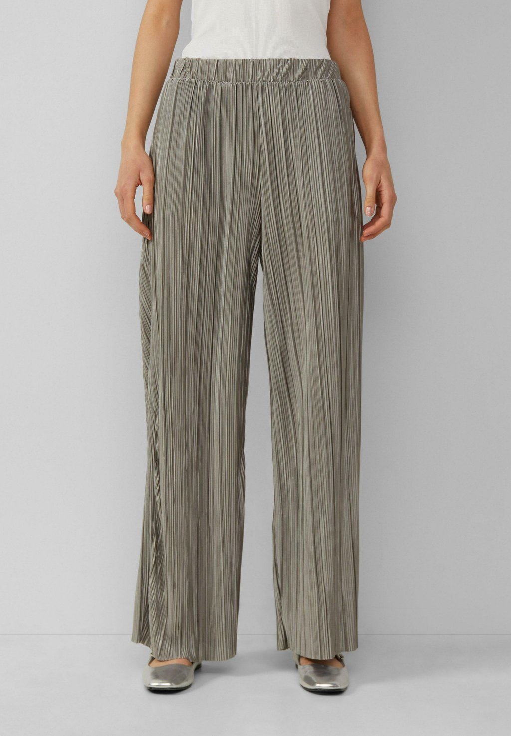 Брюки QS, светло-серый
Брюки QS, светло-серый