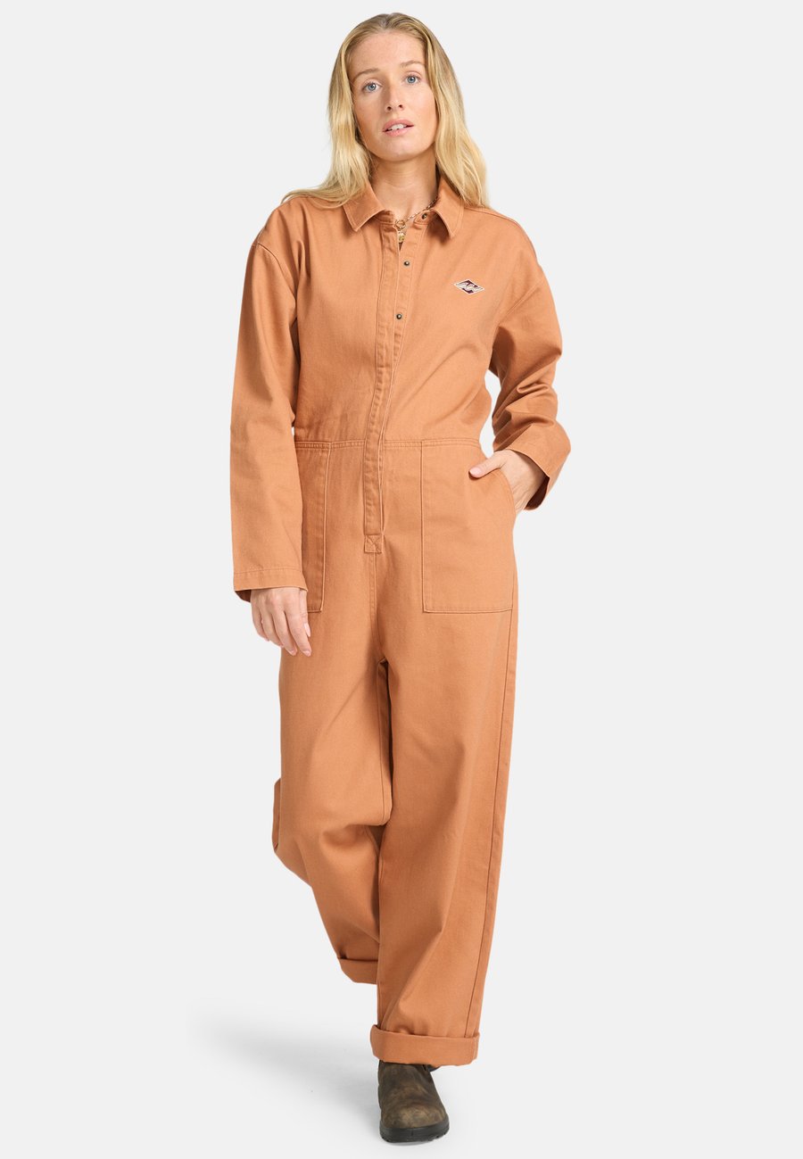 Комбинезон Billabong TAKE THE ROAD, Sunburnt/Orange
Комбинезон Billabong TAKE THE ROAD, Sunburnt/Orange