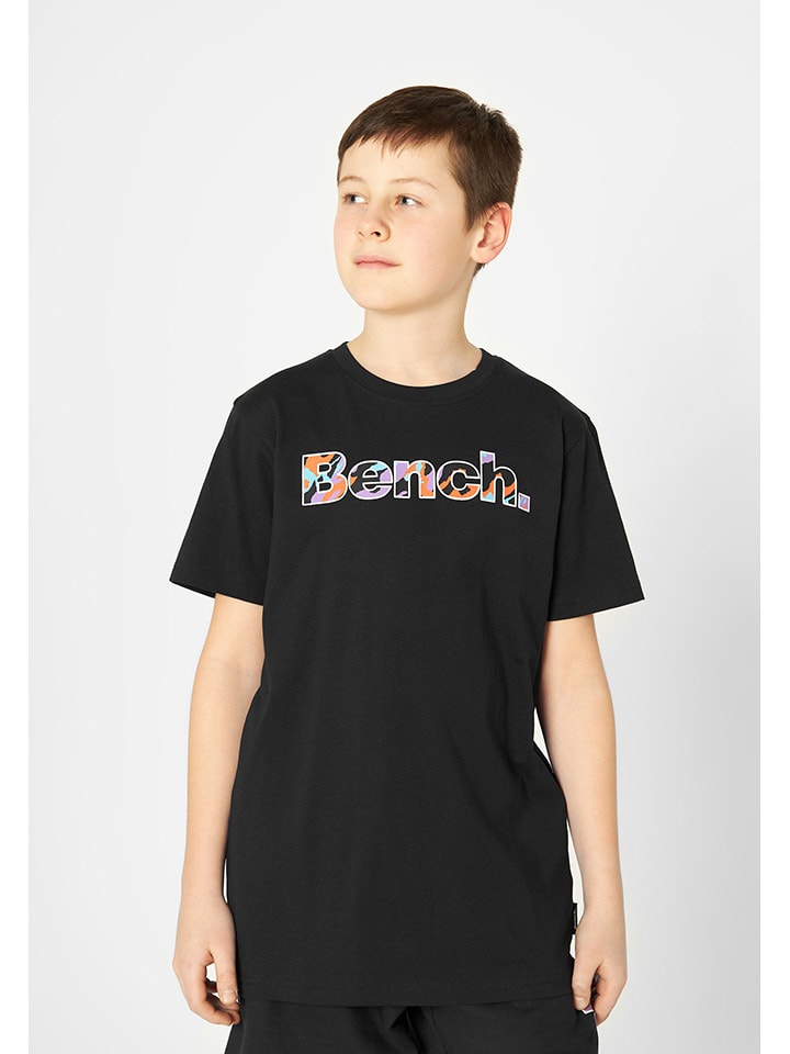 Футболка Bench, черный
Футболка Bench, черный