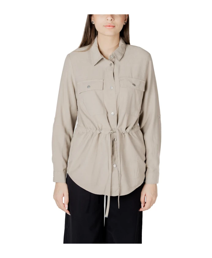 Классический бежевый пиджак с передними карманами. Only, бежевый
Классический бежевый пиджак с передними карманами. Only, бежевый