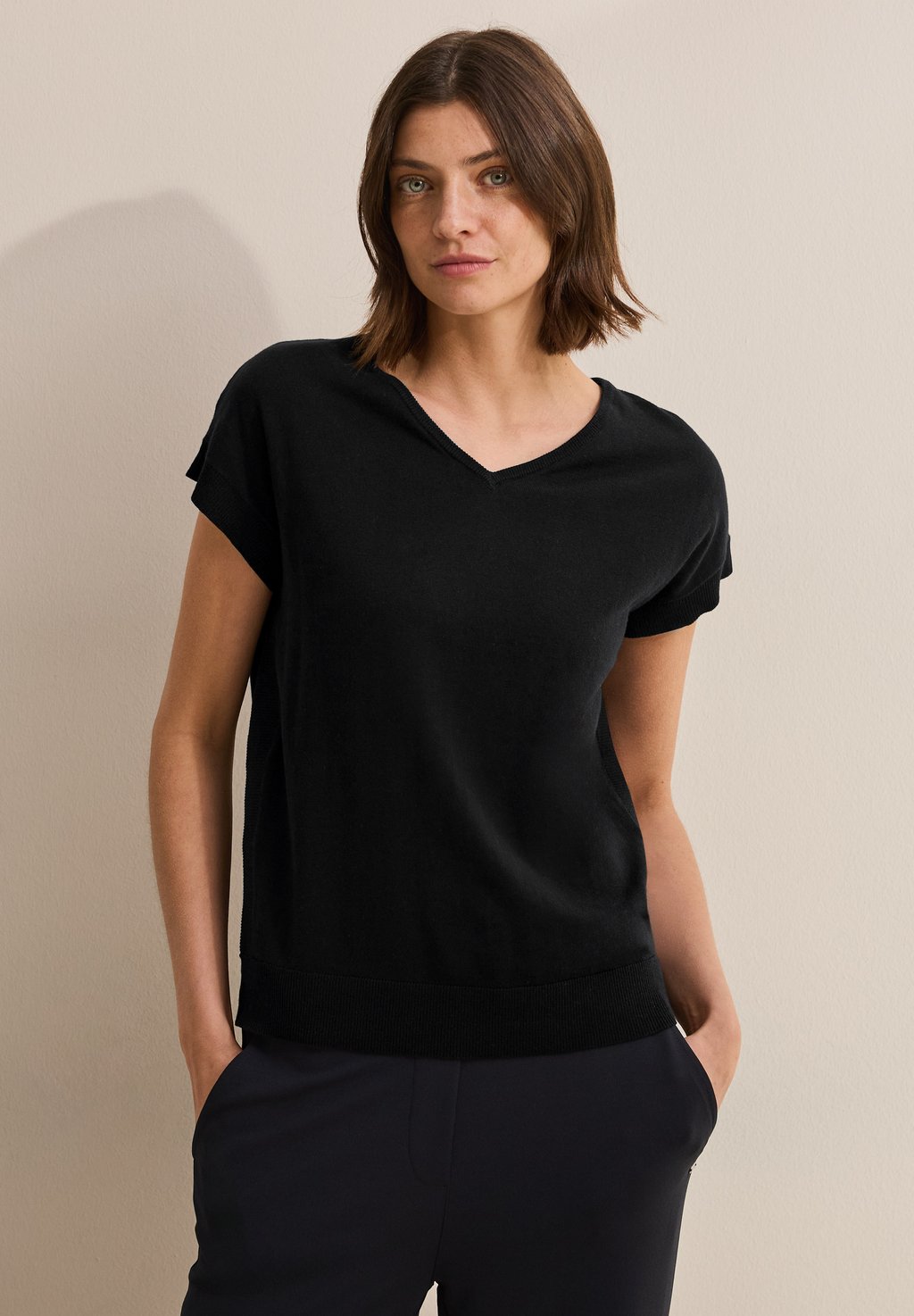 Базовая футболка Cecil, черный
Базовая футболка Cecil, черный