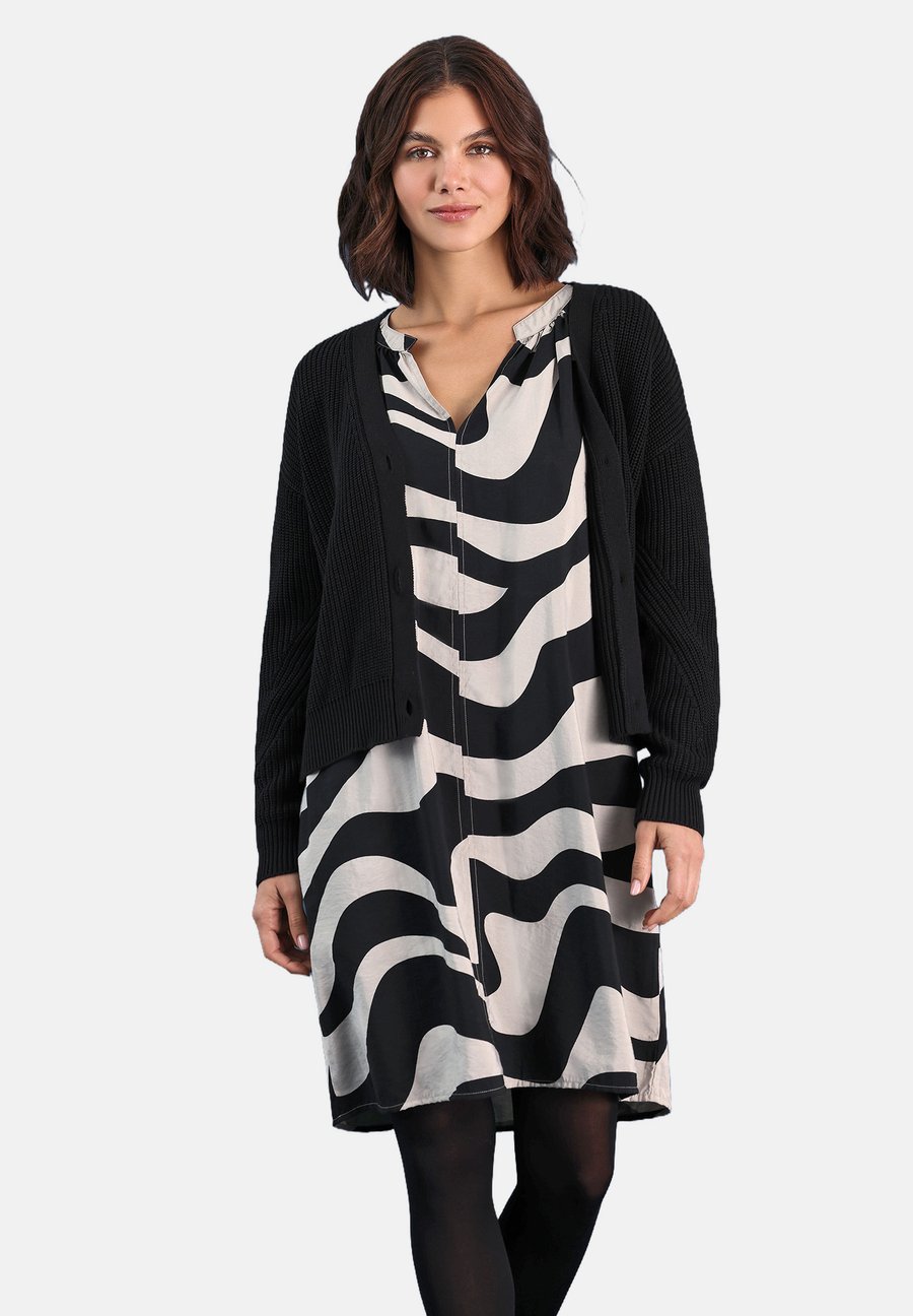 Кардиган Blue Seven Cardigan, Schwarz/Black
Кардиган Blue Seven Cardigan, Schwarz/Black