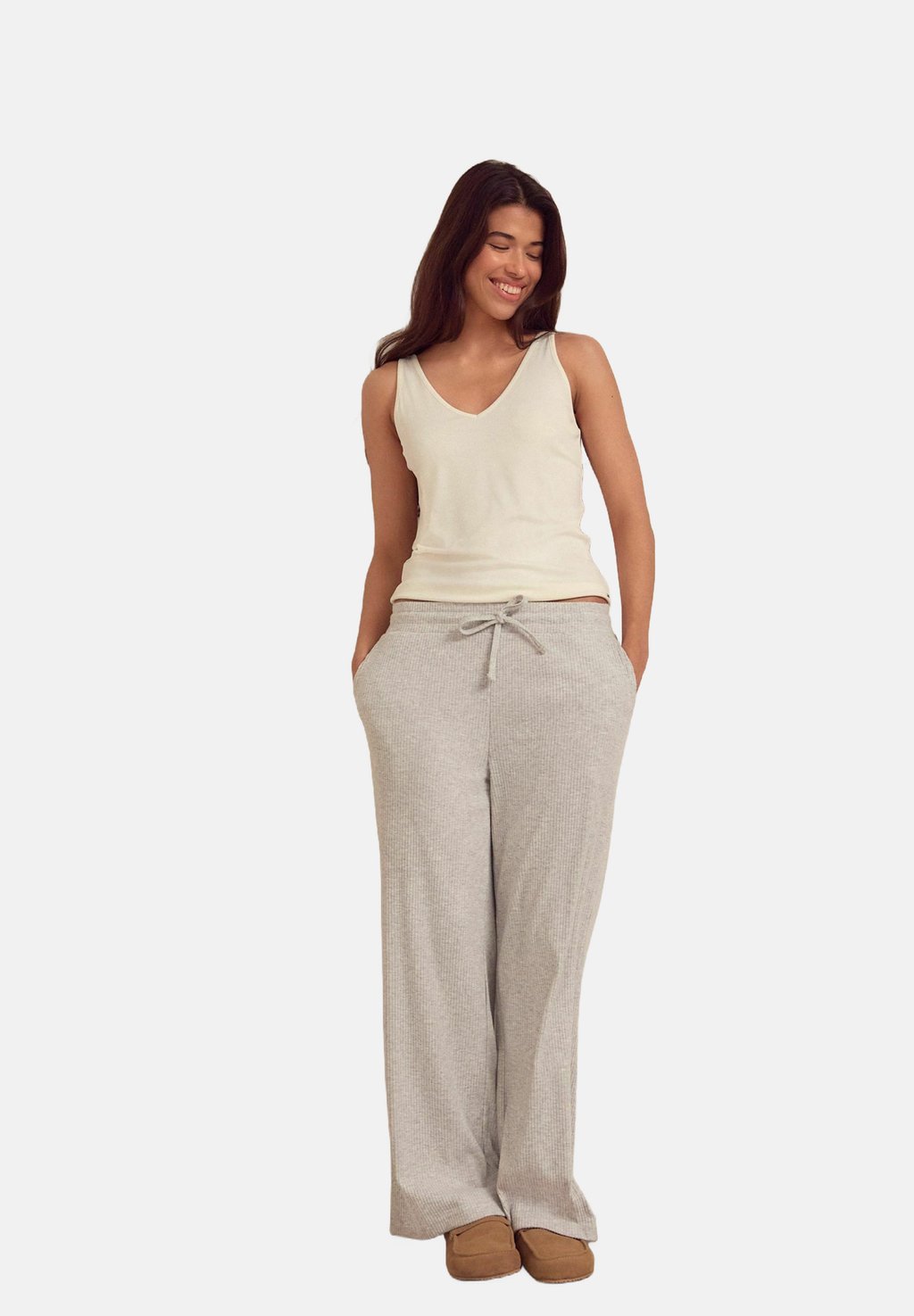 Пижамный комплект LOOK LOUNGE SET Next, серый
Пижамный комплект LOOK LOUNGE SET Next, серый