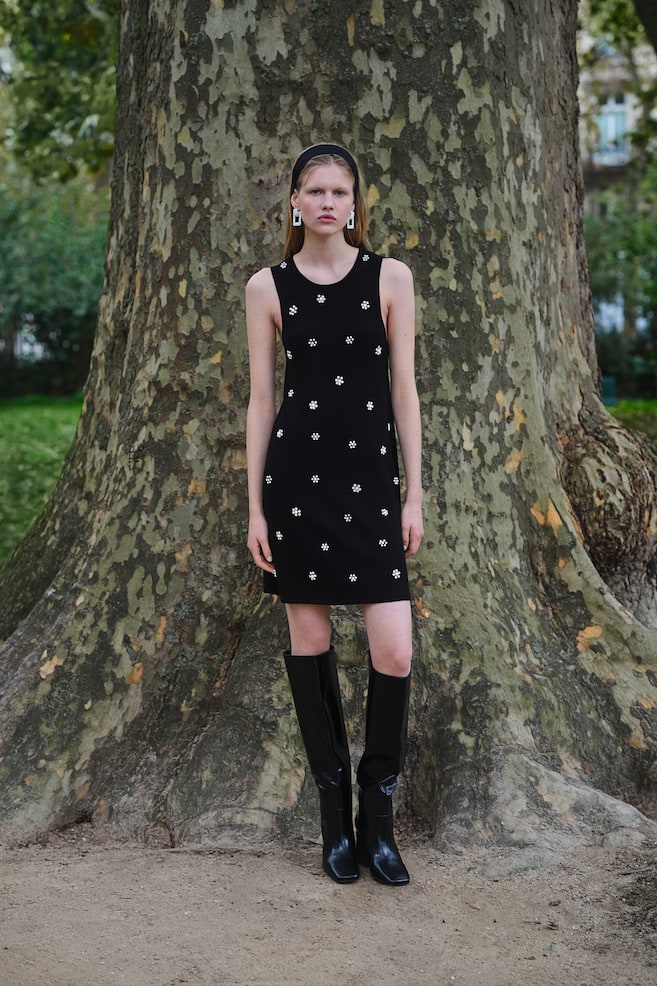 Платье из тонкого трикотажа с украшениями H&M, мультиколор
Платье из тонкого трикотажа с украшениями H&M, мультиколор