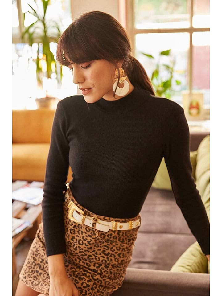 Пуловер Olalook, черный
Пуловер Olalook, черный