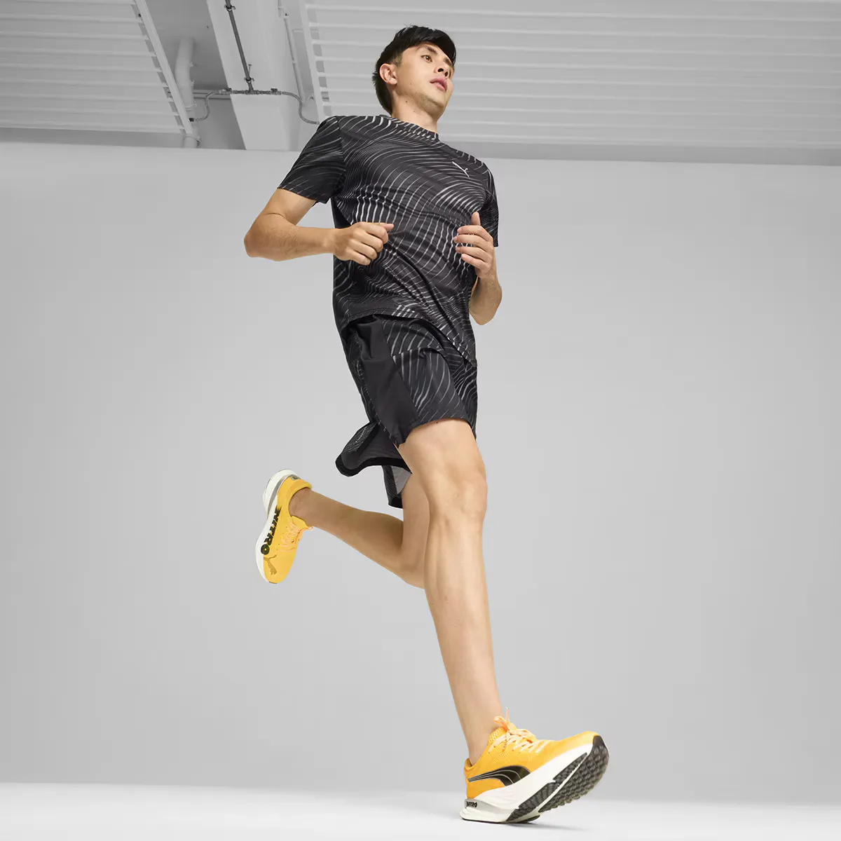 Короткие штаны Puma Men's Run Favorites Velocity Aop 7", черный 
Короткие штаны Puma Men's Run Favorites Velocity Aop 7", черный