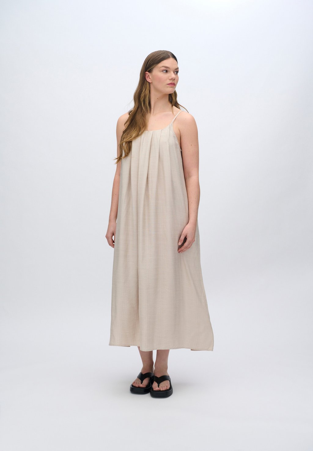 Платье макси MALIA Moves, бежевый
Платье макси MALIA Moves, бежевый