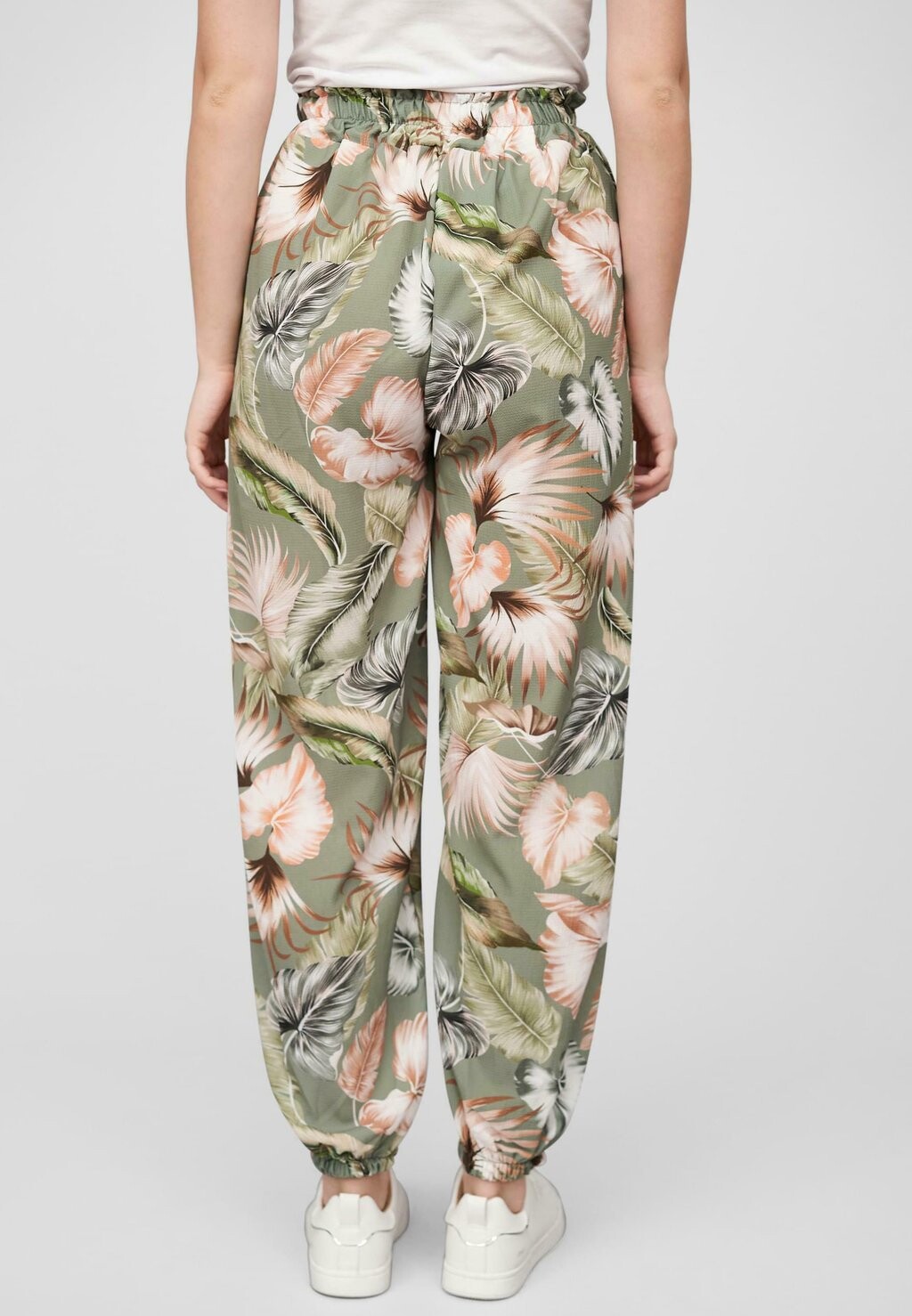 Брюки MIT GUMMIBUND UND ALL OVER Cloud 5ive, зеленый
Брюки MIT GUMMIBUND UND ALL OVER Cloud 5ive, зеленый