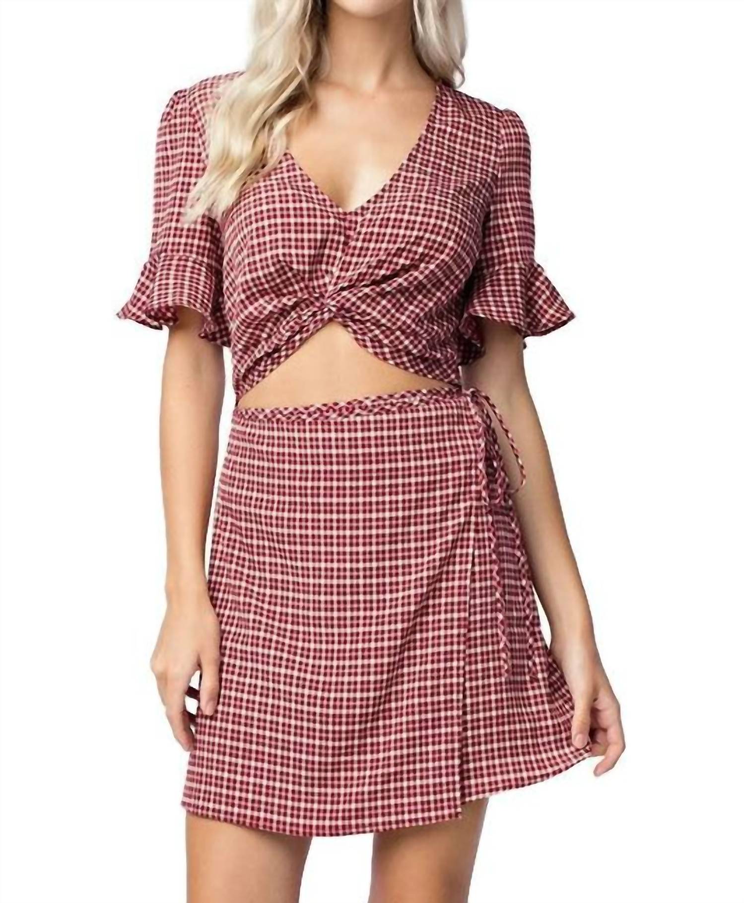 Идеальное платье в красном цвете Honey Punch 
Идеальное платье в красном цвете Honey Punch