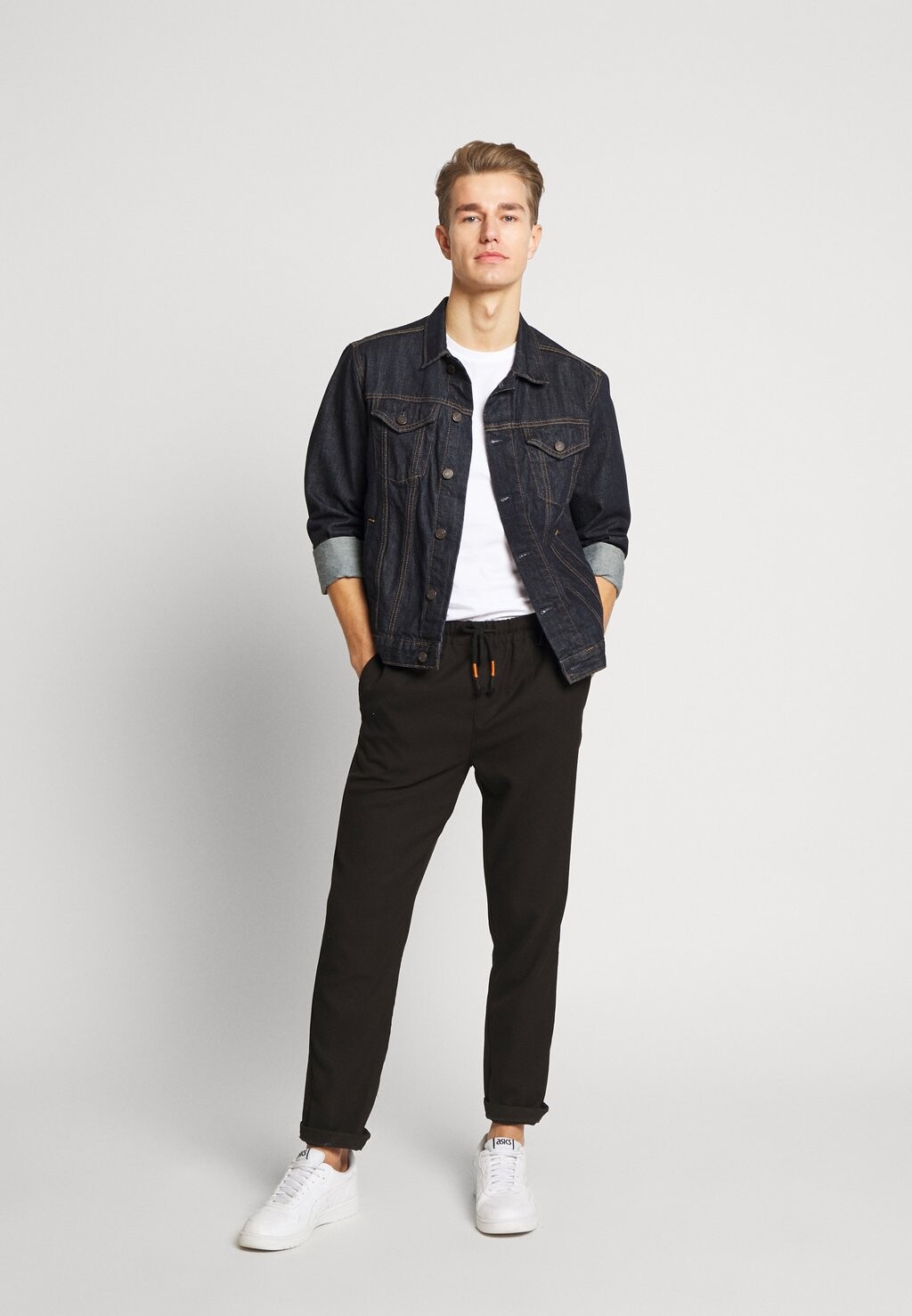 НАБОР 3 – базовая футболка Pier One, серый/белый/черный
НАБОР 3 – базовая футболка Pier One, серый/белый/черный