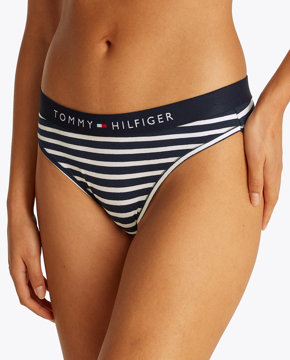 Трусики в матросскую полоску с логотипом на талии Tommy Hilfiger, тёмно-синий
Трусики в матросскую полоску с логотипом на талии Tommy Hilfiger, тёмно-синий