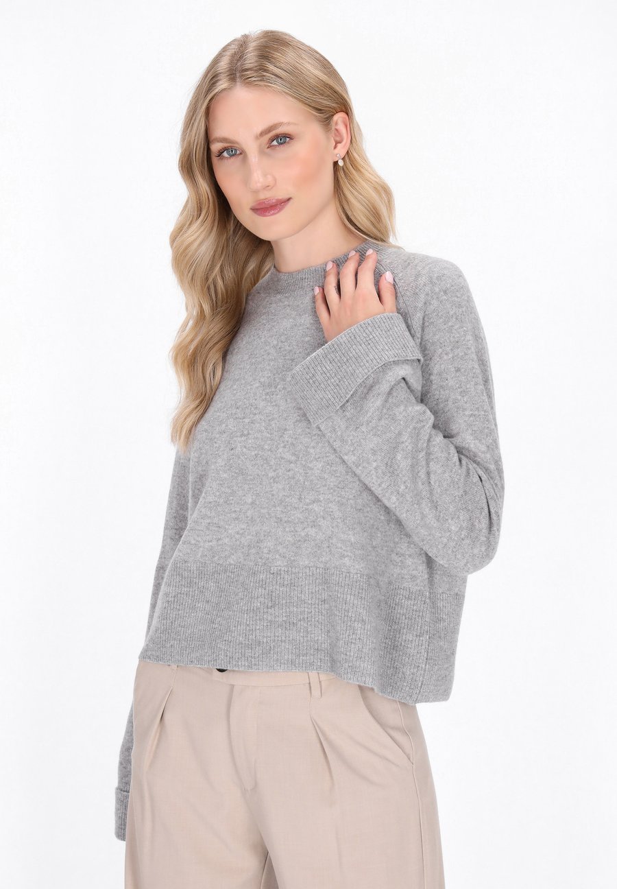 Джемпер DreiMaster Jumper, Light Grey Melange/Mottled Light Grey
Джемпер DreiMaster Jumper, Light Grey Melange/Mottled Light Grey