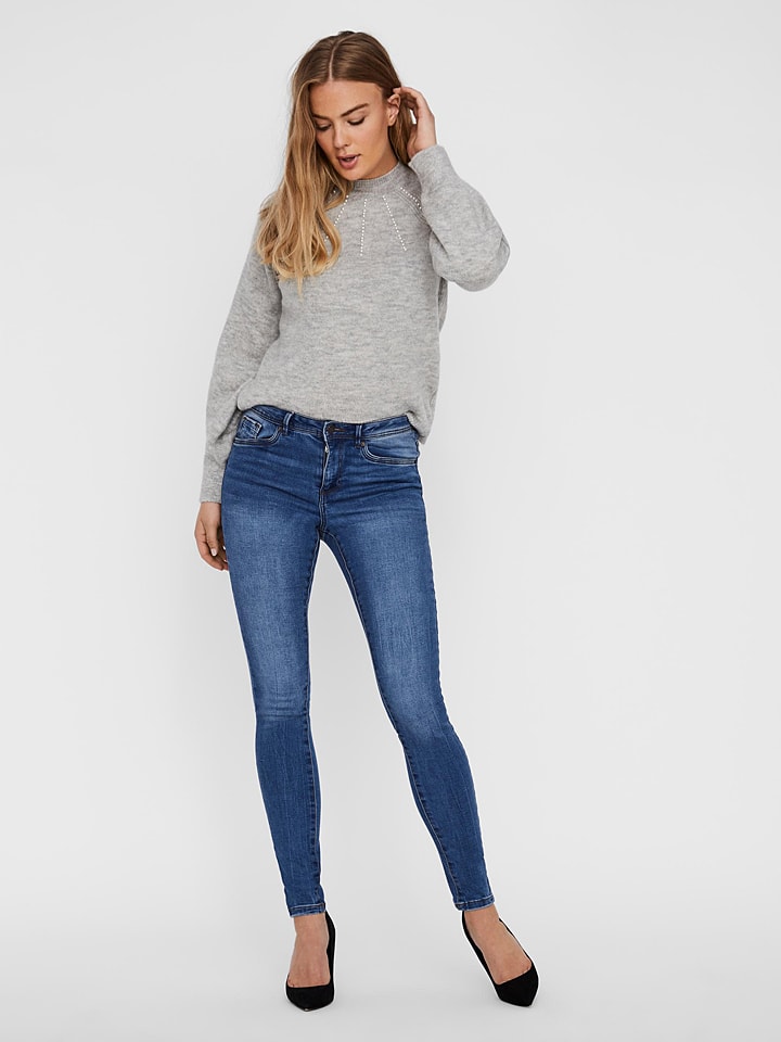 Vero Moda Джинсы - зауженный крой - синего цвета
Vero Moda Джинсы - зауженный крой - синего цвета