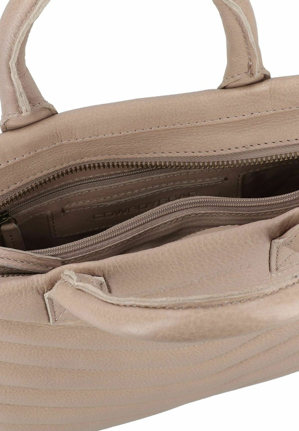 Сумка QUILTY PLEASURE 24 CM Cowboysbag, бежевый
Сумка QUILTY PLEASURE 24 CM Cowboysbag, бежевый