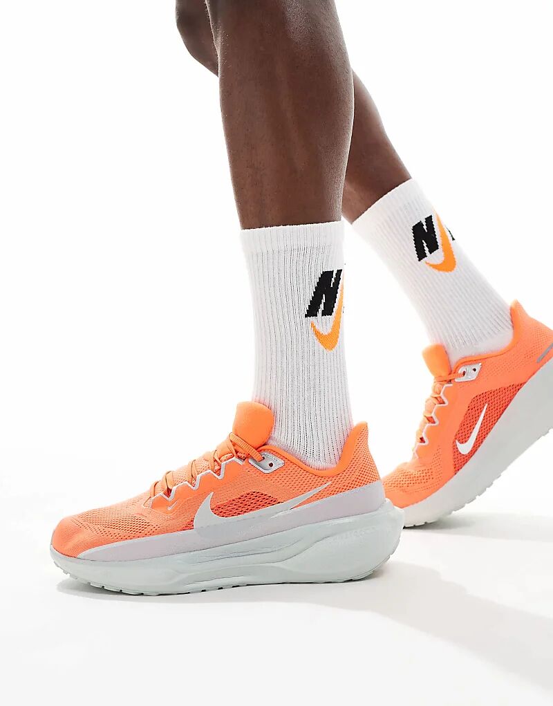Кроссовки Air Zoom Pegasus 41 Premium оранжевого и серебристого цвета Nike Running
Кроссовки Air Zoom Pegasus 41 Premium оранжевого и серебристого цвета Nike Running