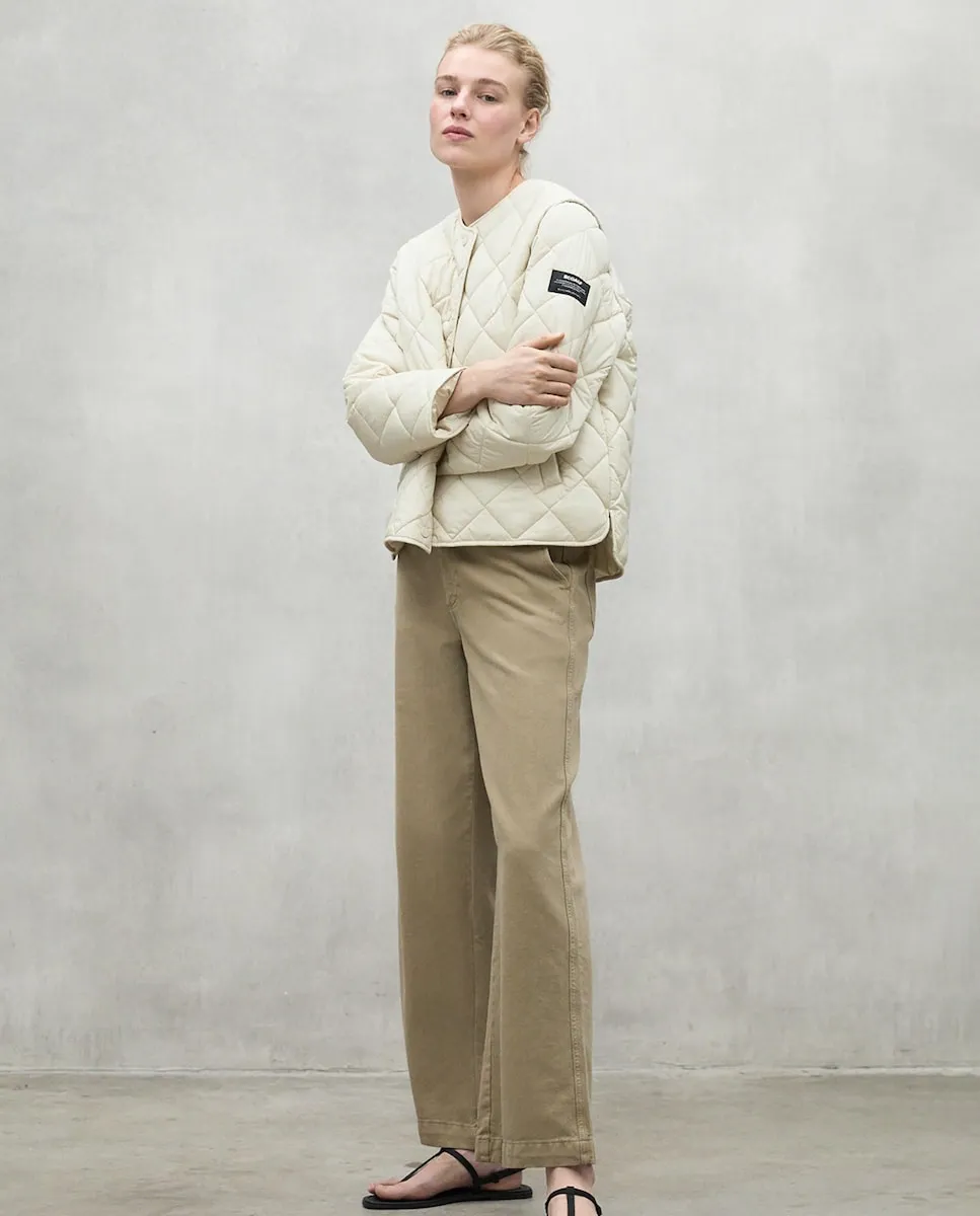 Короткая женская куртка с застежкой на пуговицы и боковыми карманами Ecoalf, бежевый
Короткая женская куртка с застежкой на пуговицы и боковыми карманами Ecoalf, бежевый