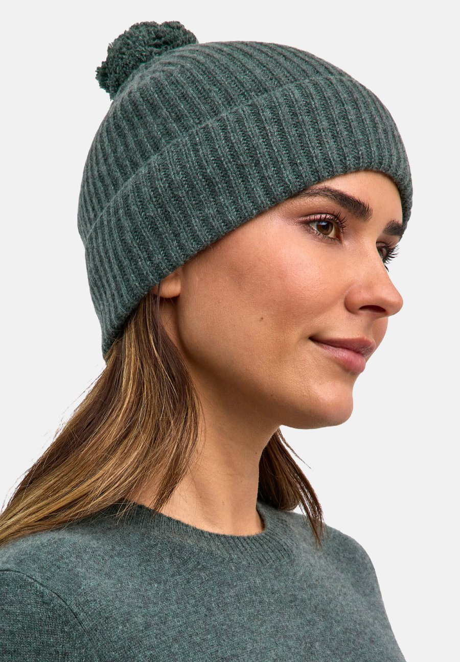 Шапка FALKE Beanie, Tundra Pine/Dark Green
Шапка FALKE Beanie, Tundra Pine/Dark Green