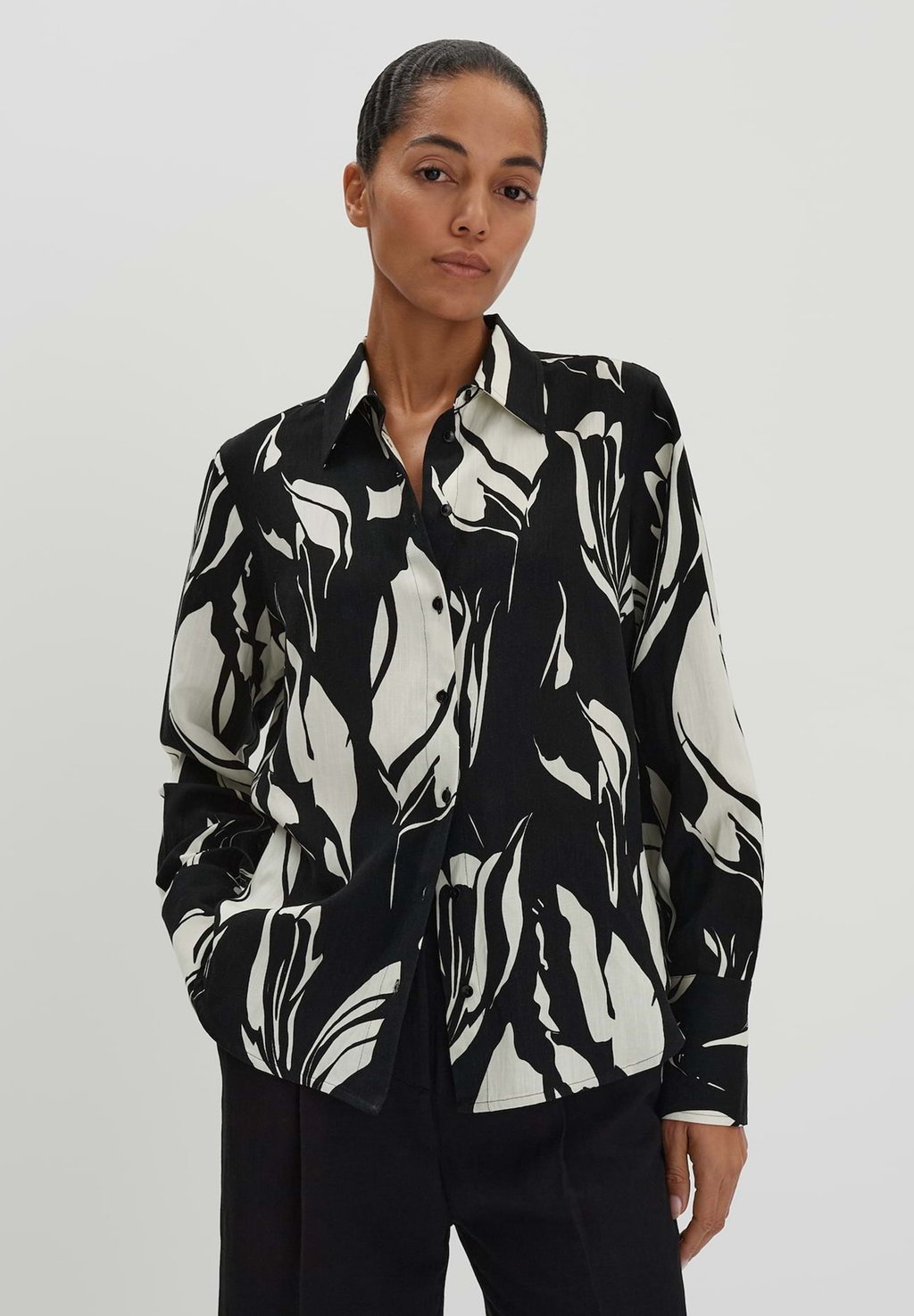 Блузка на пуговицах REGULAR FIT someday., черный
Блузка на пуговицах REGULAR FIT someday., черный