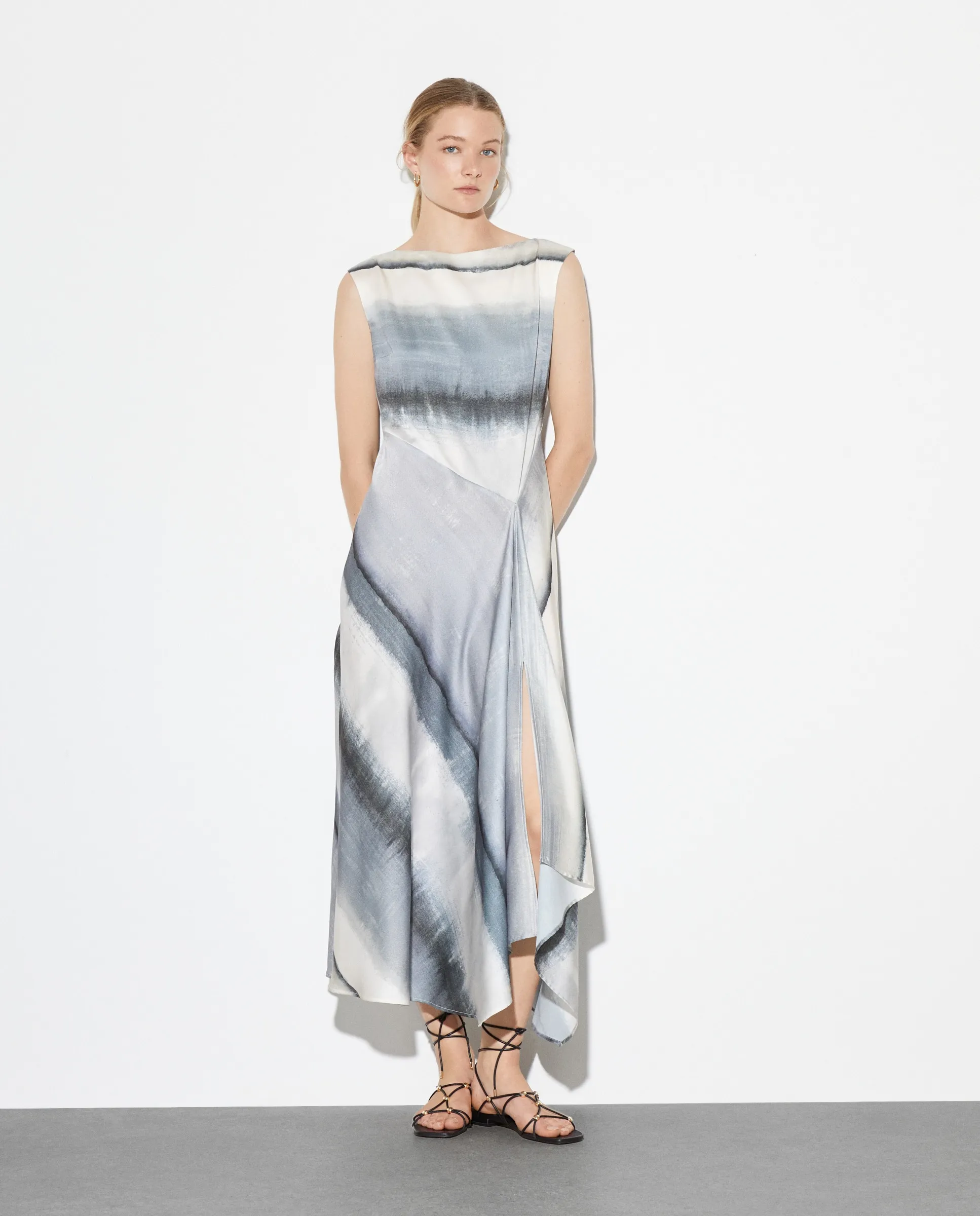 Женское короткое платье с длинными рукавами Woman El Corte Inglés, белый
Женское короткое платье с длинными рукавами Woman El Corte Inglés, белый