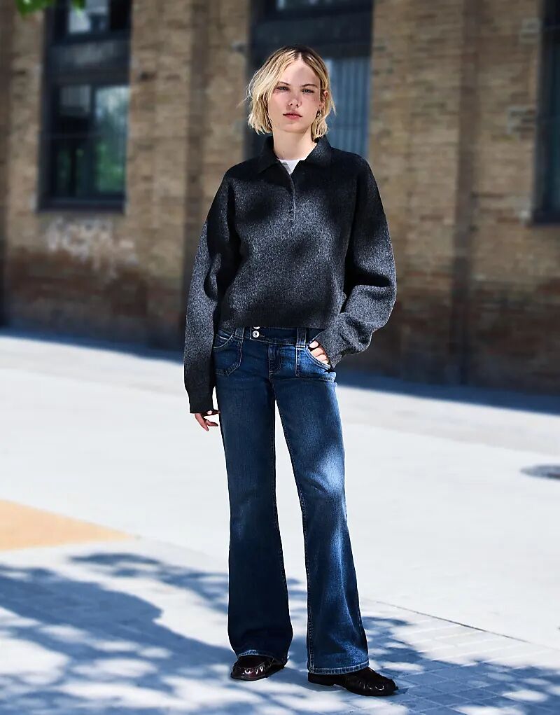 Джинсы Bershka клеш с вышитыми карманами цвета деним синего цвета
Джинсы Bershka клеш с вышитыми карманами цвета деним синего цвета