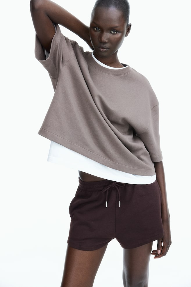 Футболка свободного покроя из трикотажного полотна интерлок H&M, серый
Футболка свободного покроя из трикотажного полотна интерлок H&M, серый