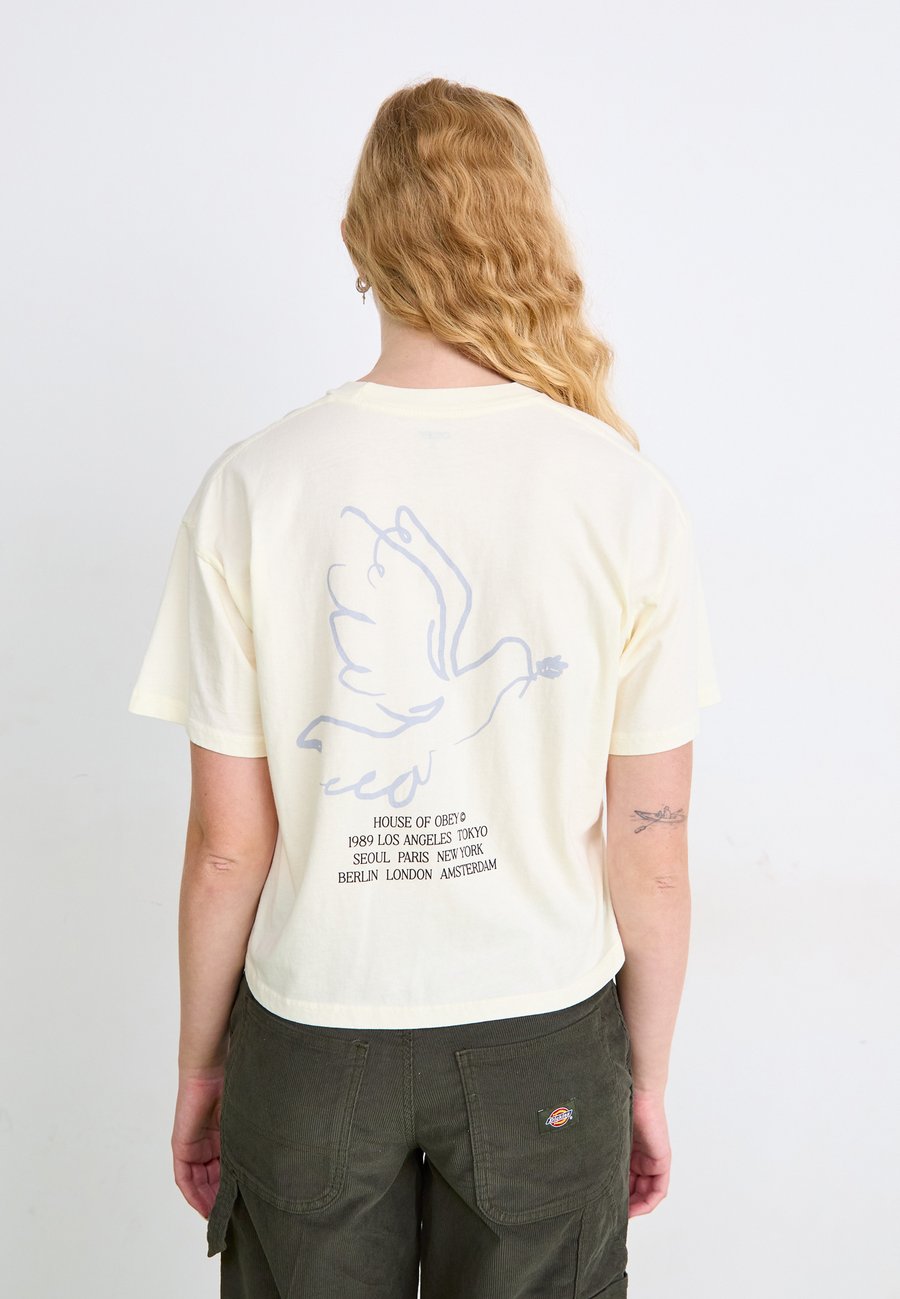 Футболка Obey Clothing HOUSE OF DOVE, Unbleached/Off-White, Белый, Футболка Obey Clothing HOUSE OF DOVE, Unbleached/Off-White
Футболка Obey Clothing HOUSE OF DOVE, Unbleached/Off-White, Белый, Футболка Obey Clothing HOUSE OF DOVE, Unbleached/Off-White
