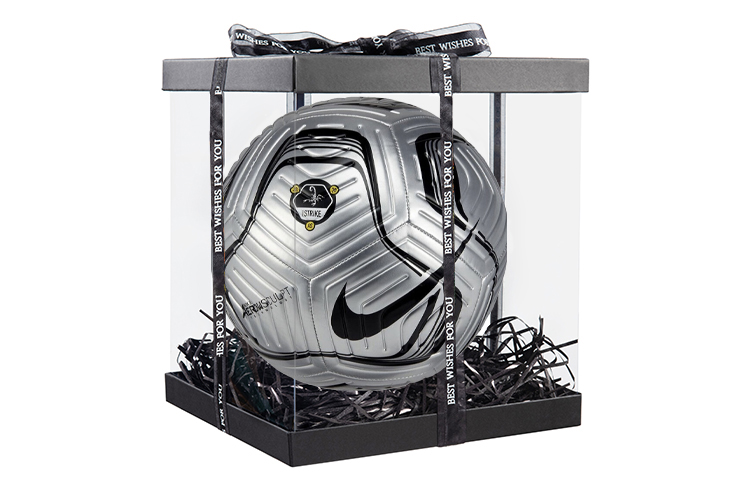 Nike Размер 5 футбольный мяч PU машинной строчки унисекс silver
Nike Размер 5 футбольный мяч PU машинной строчки унисекс silver