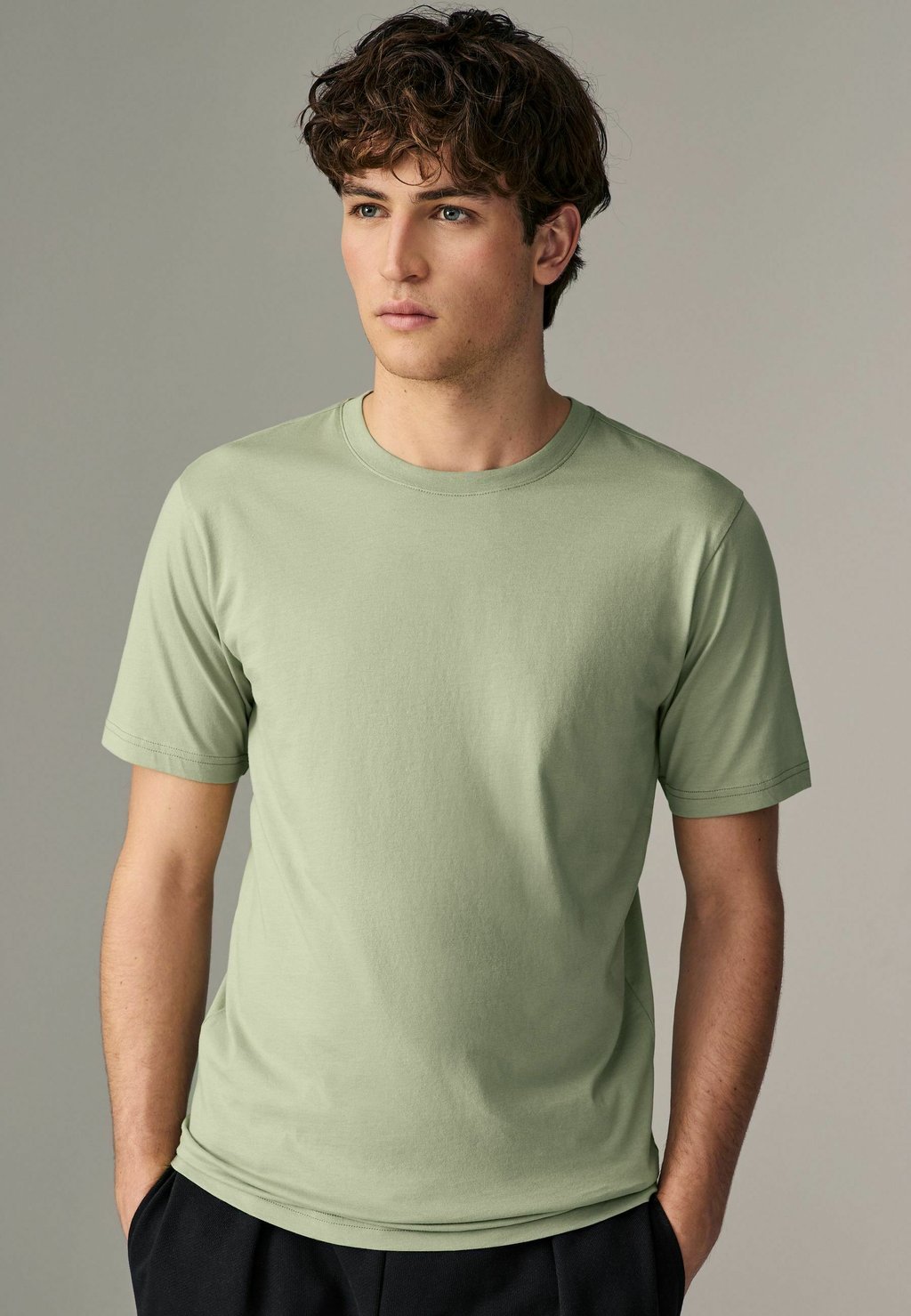 Базовая футболка CREW NECK Next, зеленый
Базовая футболка CREW NECK Next, зеленый