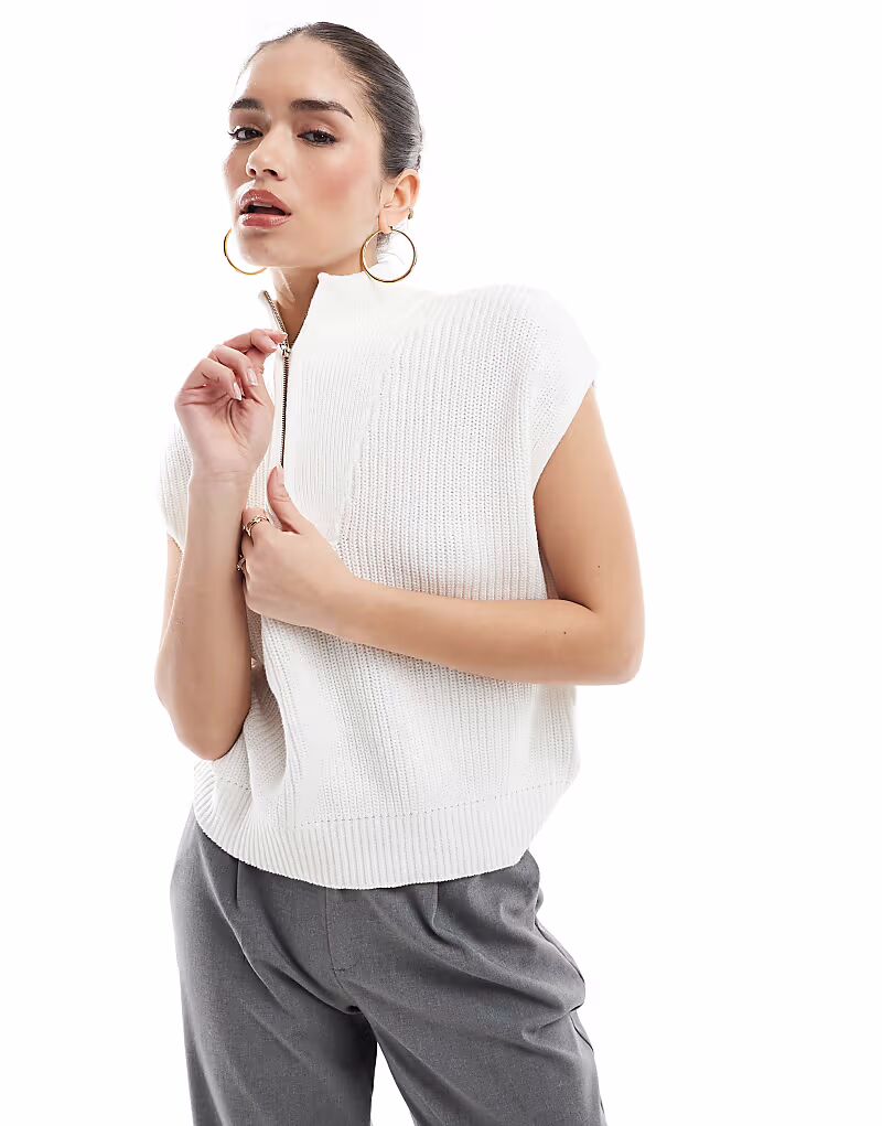 Майка Brave Soul большого размера с застежкой-молнией на половину длины, белого цвета 
Майка Brave Soul большого размера с застежкой-молнией на половину длины, белого цвета