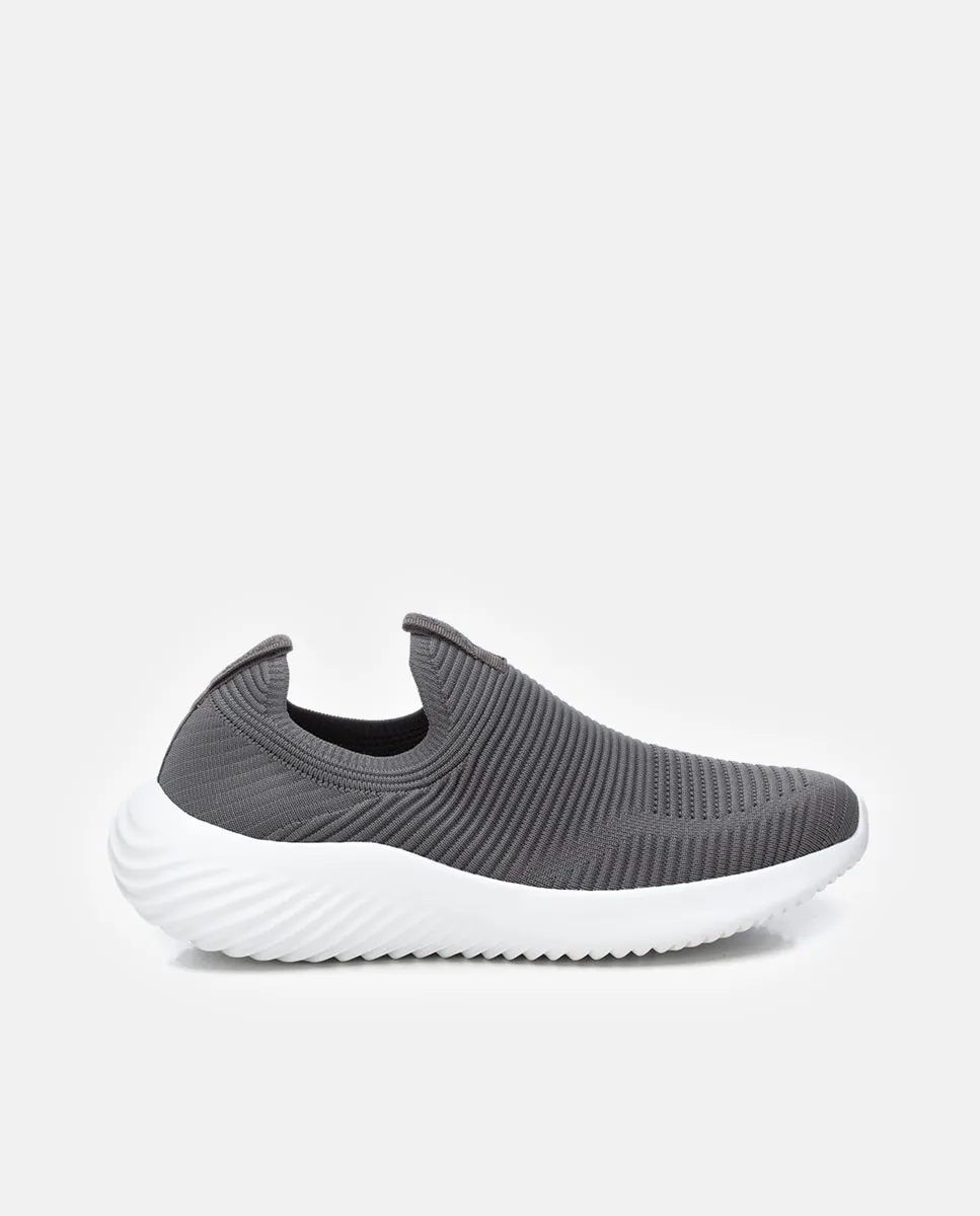 Мужские эластичные спортивные туфли без застежки Refresh, серый
Мужские эластичные спортивные туфли без застежки Refresh, серый
