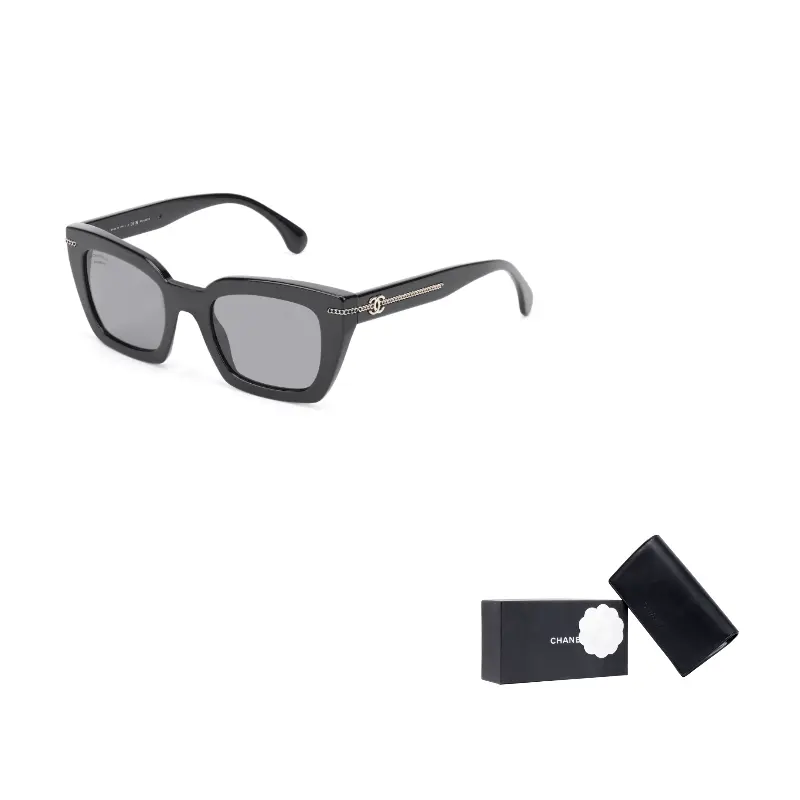 CHANEL Квадратные солнцезащитные очки с поляризацией, Black 
CHANEL Квадратные солнцезащитные очки с поляризацией, Black