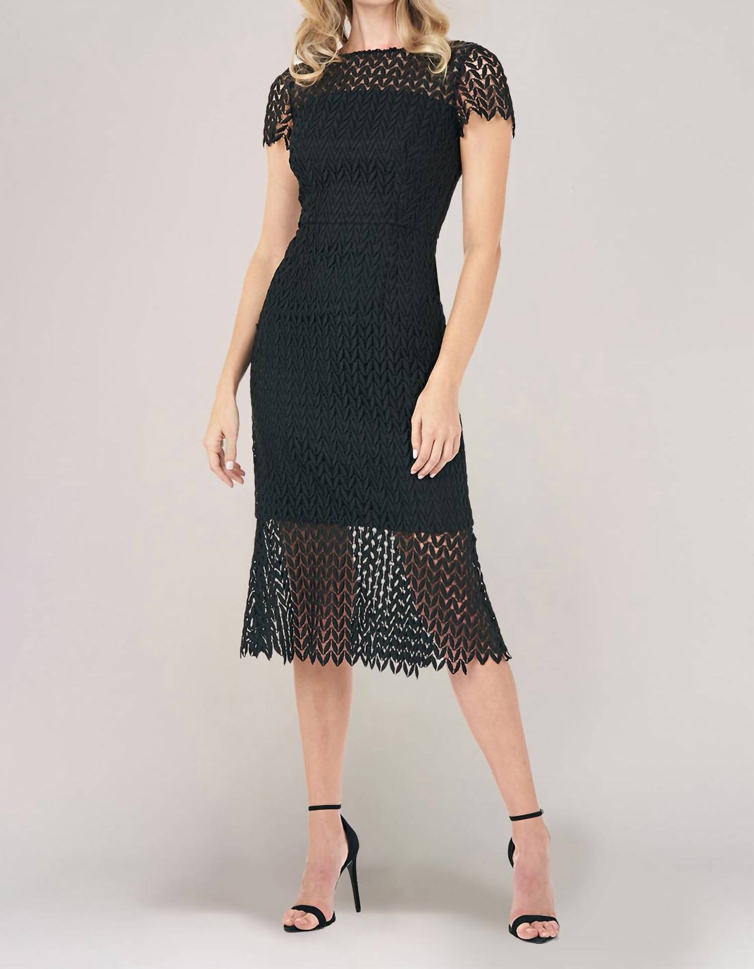 Женское платье Tatum черного цвета Kay Unger, черный
Женское платье Tatum черного цвета Kay Unger, черный