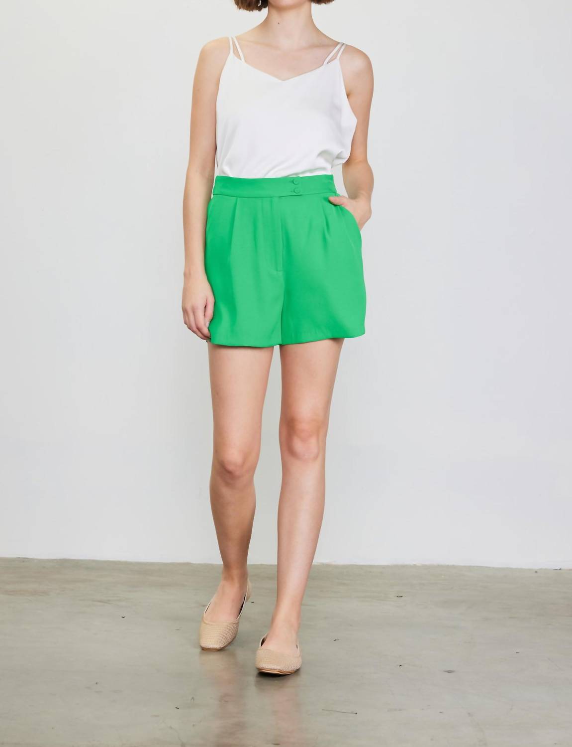 Шорты Kelly Tailored зеленого цвета SKIES ARE BLUE
Шорты Kelly Tailored зеленого цвета SKIES ARE BLUE