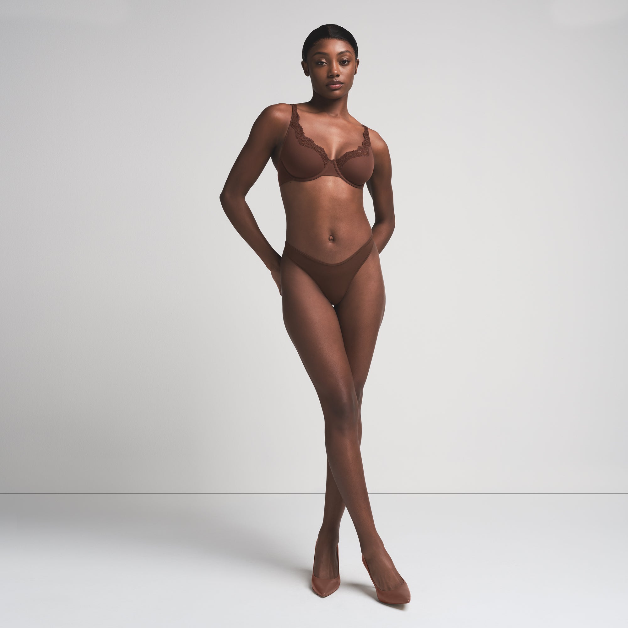 Бюстгальтер без подкладки, полностью закрывающий грудь SKIMS, цвет cocoa 
Бюстгальтер без подкладки, полностью закрывающий грудь SKIMS, цвет cocoa