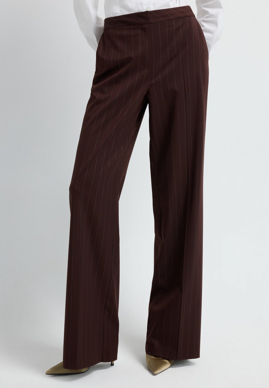 Брюки adL WIDE , Dark Mauve/Mauve
Брюки adL WIDE , Dark Mauve/Mauve