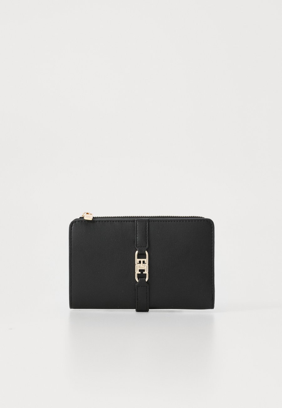 Кошелек Tommy Hilfiger LIBRE BIFOLD, Black
Кошелек Tommy Hilfiger LIBRE BIFOLD, Black