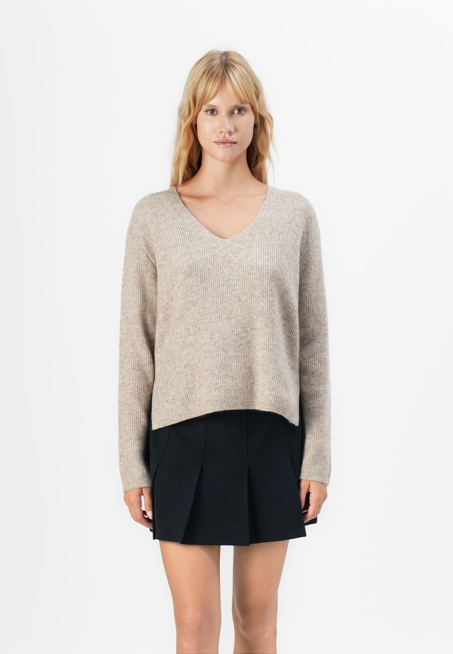 Джемпер JDY JDYSANDRINE LIFE V NECK, Greige /Grey
Джемпер JDY JDYSANDRINE LIFE V NECK, Greige /Grey