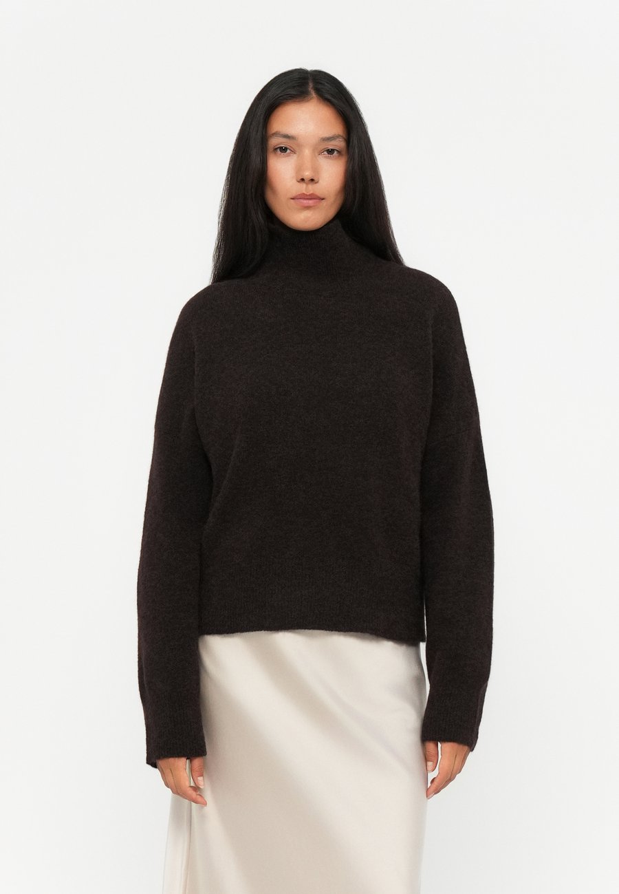 Джемпер Samsøe Samsøe NOLA, Black Coffee/Dark Brown
Джемпер Samsøe Samsøe NOLA, Black Coffee/Dark Brown