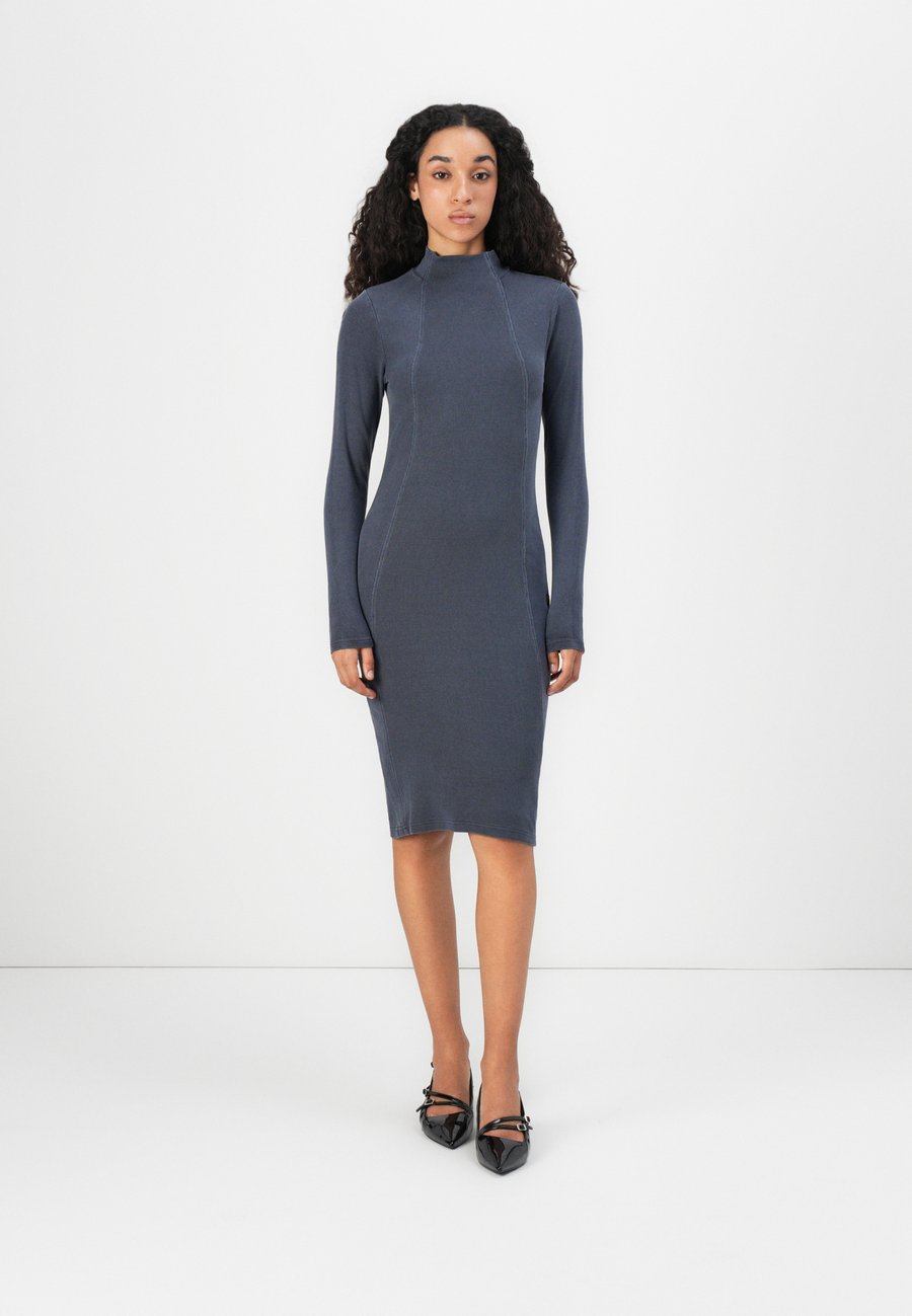 Платье G-STAR SLIM DRESS, Osaka Blue/Blue Denim
Платье G-STAR SLIM DRESS, Osaka Blue/Blue Denim