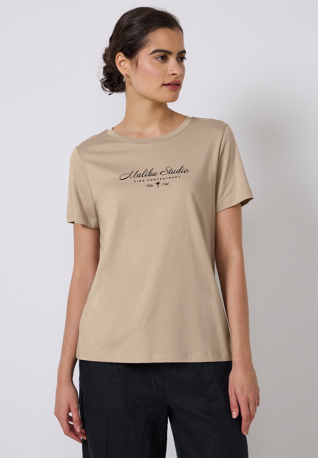 Футболка с принтом MIT FOLIENWORDING Street One Studio, бежевый
Футболка с принтом MIT FOLIENWORDING Street One Studio, бежевый