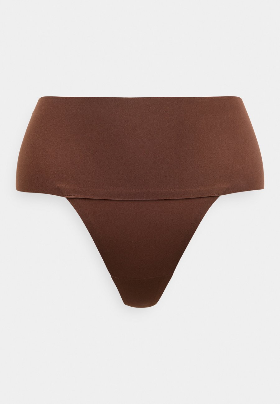 Трусы Spanx UNDIETECTABLE THONG, Espresso/Dark Brown
Трусы Spanx UNDIETECTABLE THONG, Espresso/Dark Brown