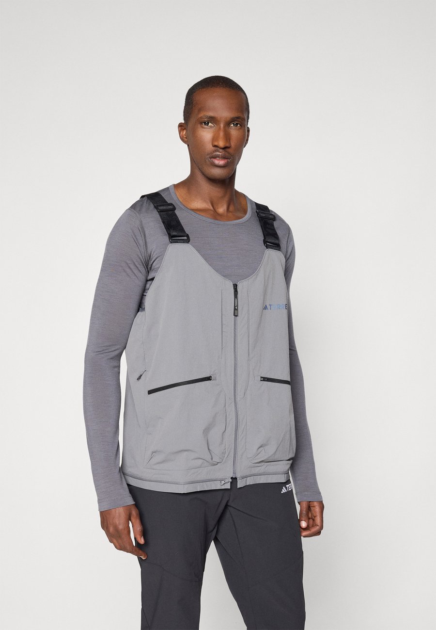 Куртка Adidas Terrex XPLORIC WATER REPELLENT VESTS, Grey Four/Grey
Куртка Adidas Terrex XPLORIC WATER REPELLENT VESTS, Grey Four/Grey